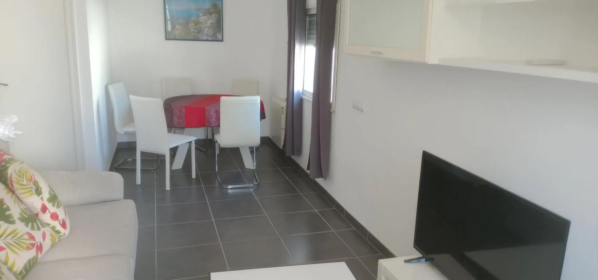 Casa En Roses Para 6 Personas Con 2 Habitaciones Y Piscina Comunitaria