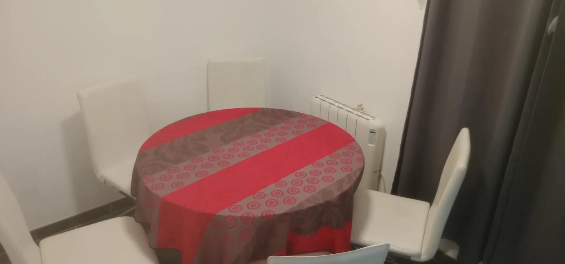 Casa En Roses Para 6 Personas Con 2 Habitaciones Y Piscina Comunitaria 0*,  إسبانيا